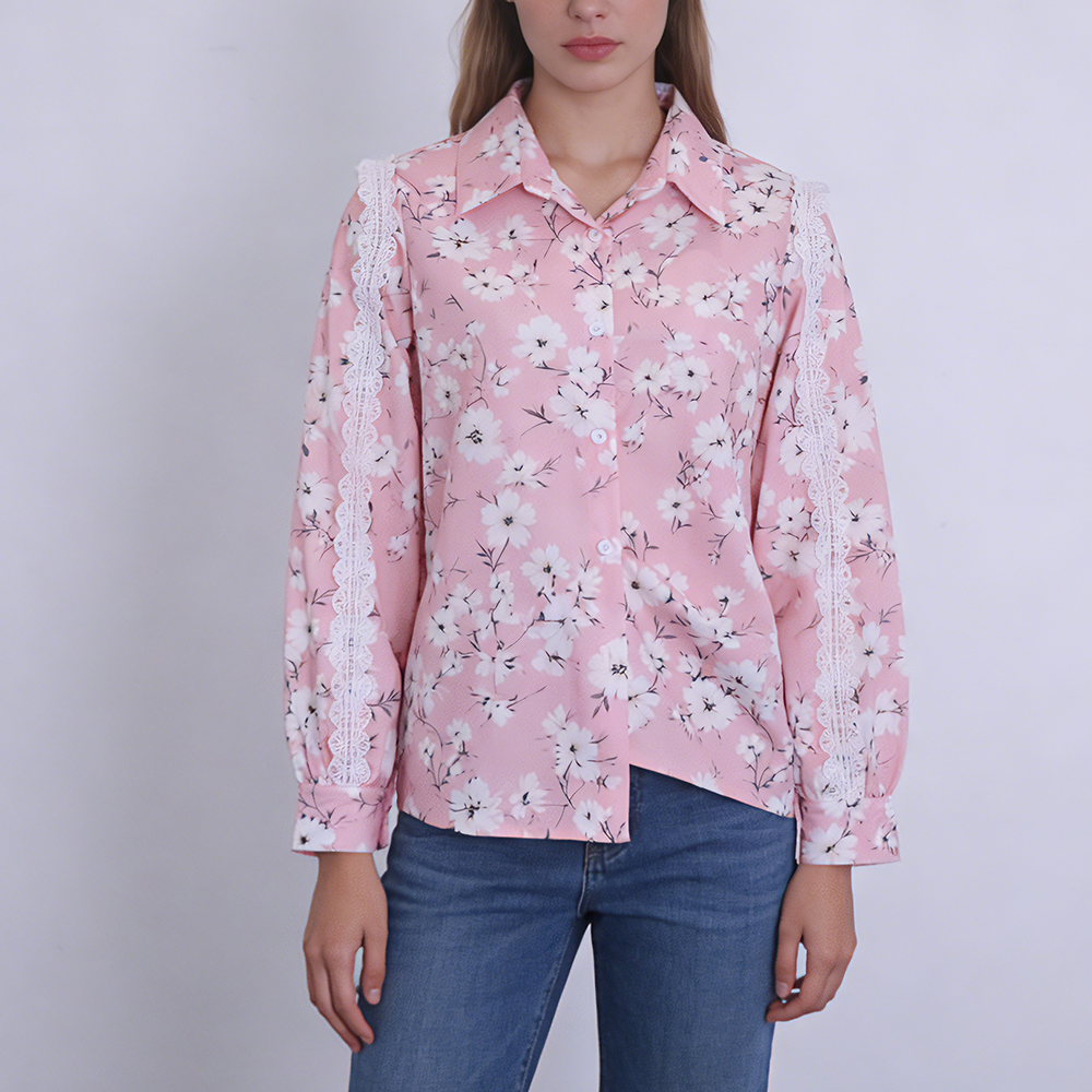 Women's fashionable casual shirt with lace-trimmed sleeves and fresh print.